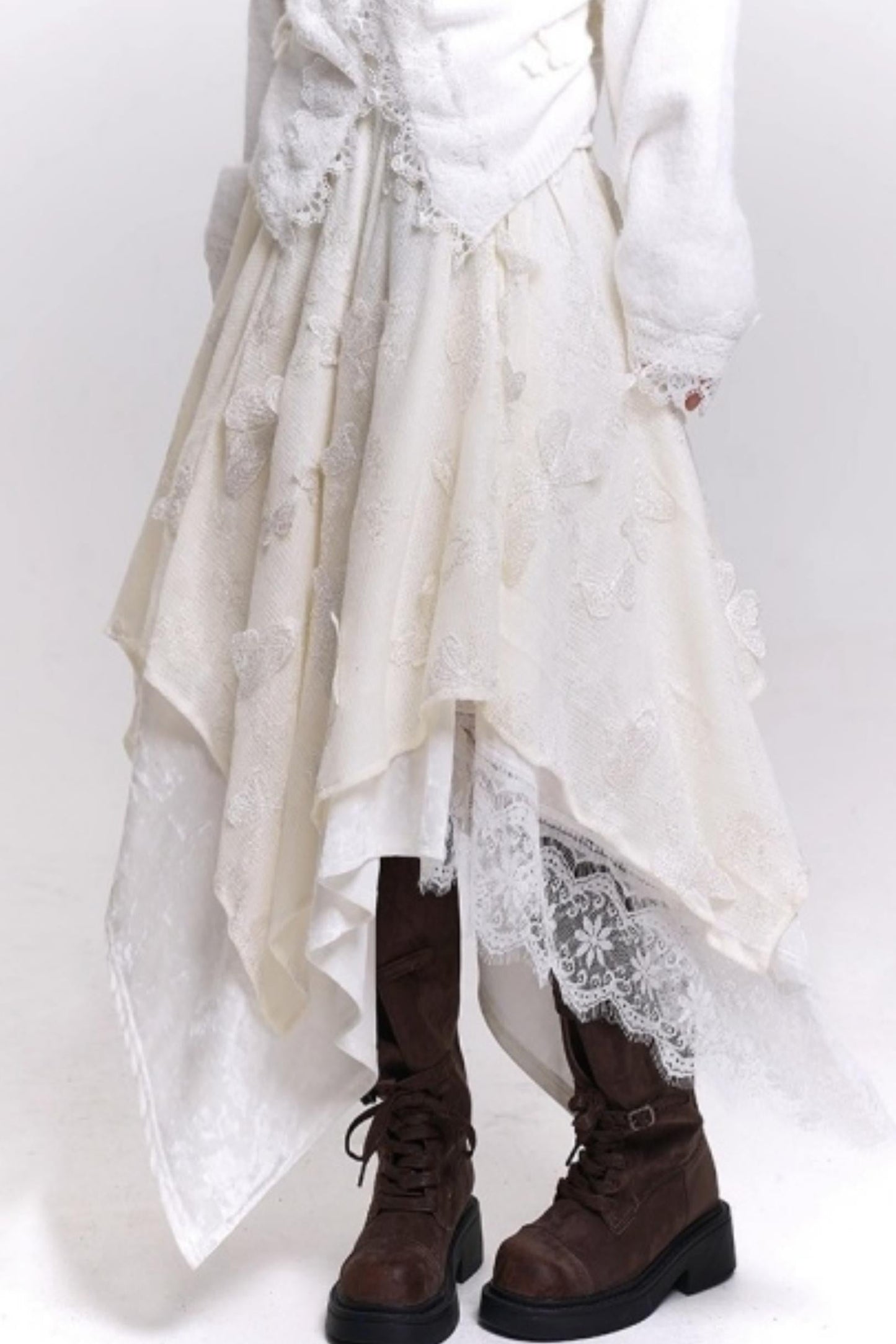 オフホワイトバタフライモチーフスカート