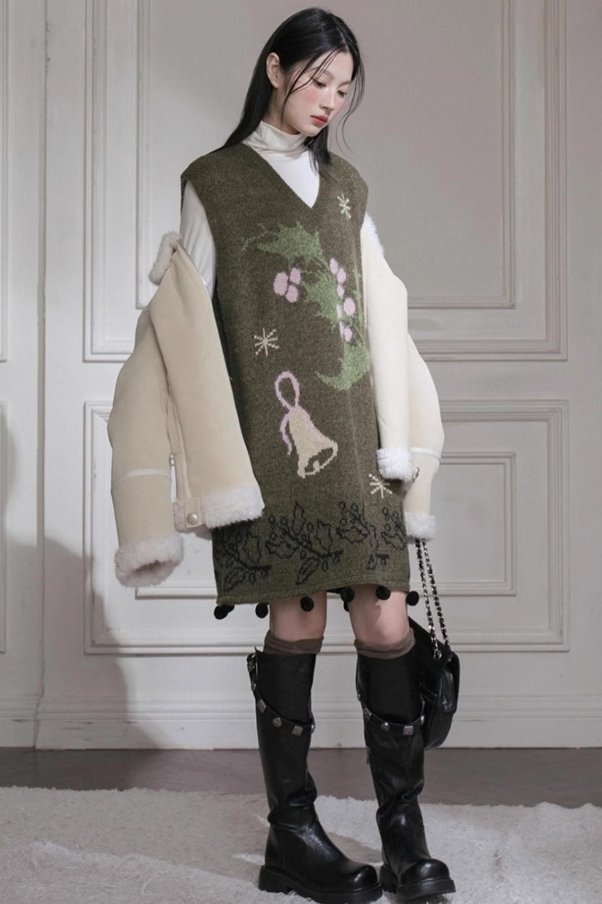 ダークグリーンニットベスト