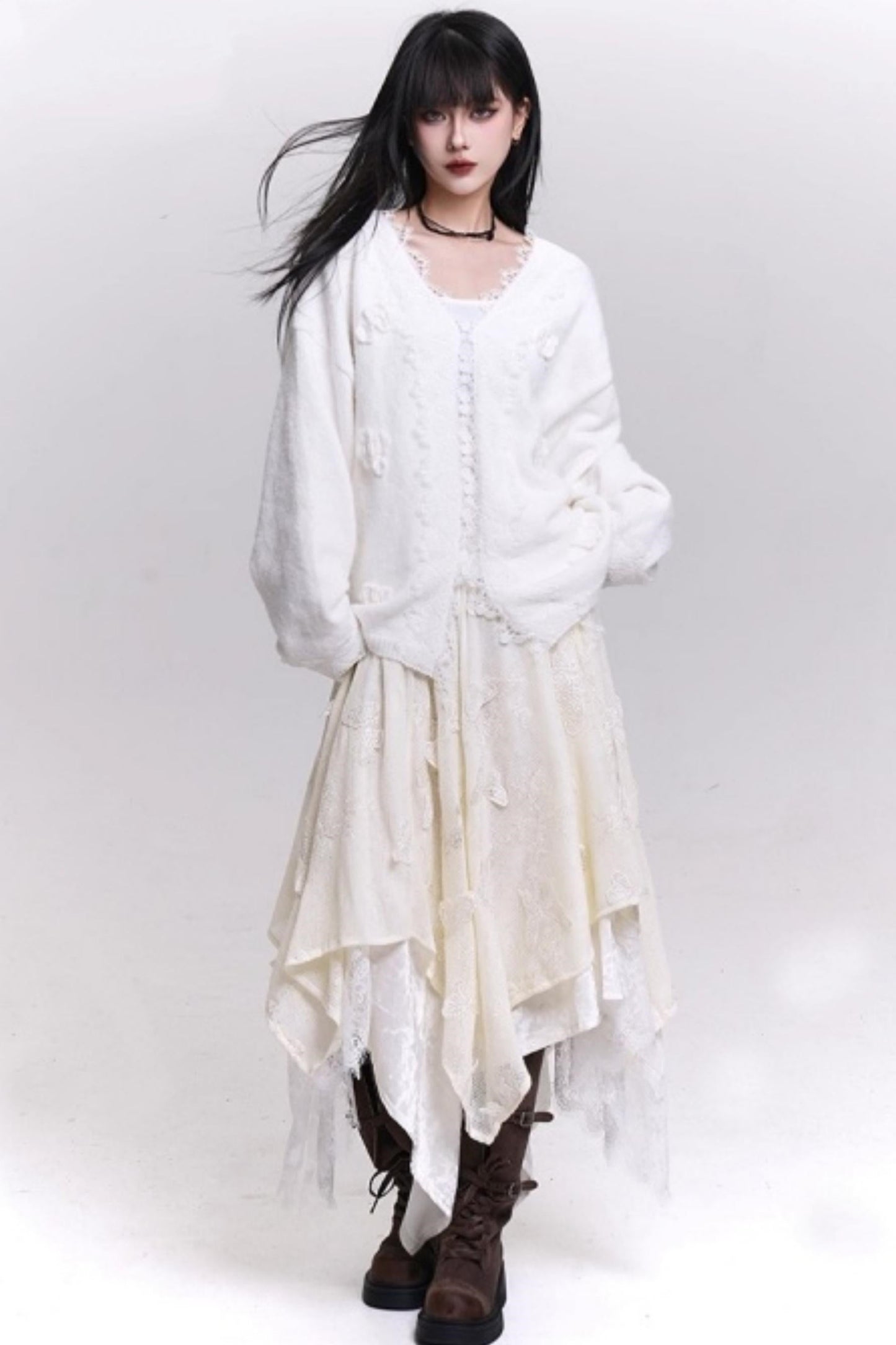 オフホワイトバタフライモチーフスカート