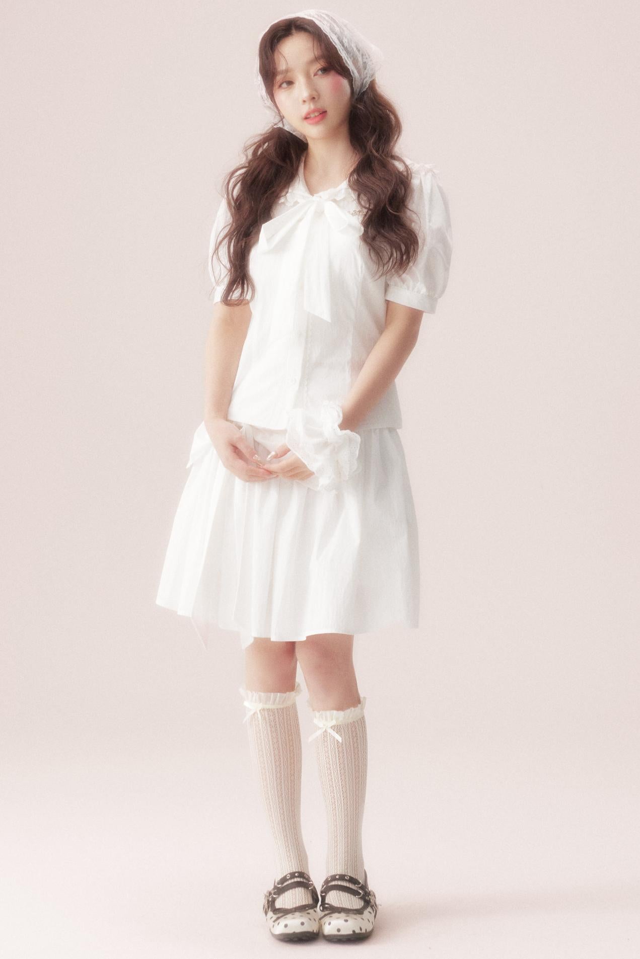 海盐蝴蝶结衬衫+半裙