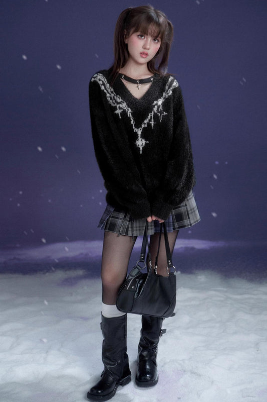 Vネッククロスチョーカーセーター