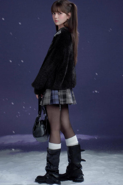 Vネッククロスチョーカーセーター