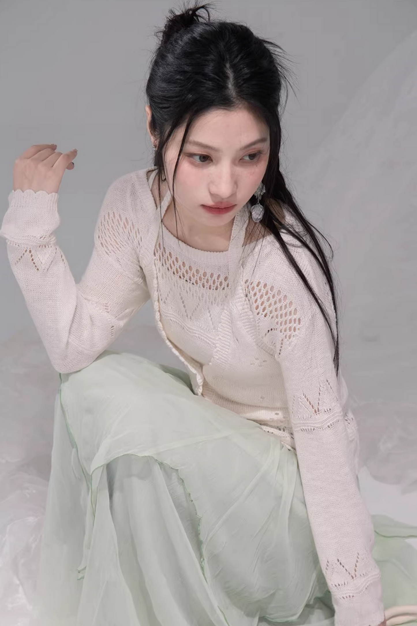 クロシェホルターネックベスト+シアートップス