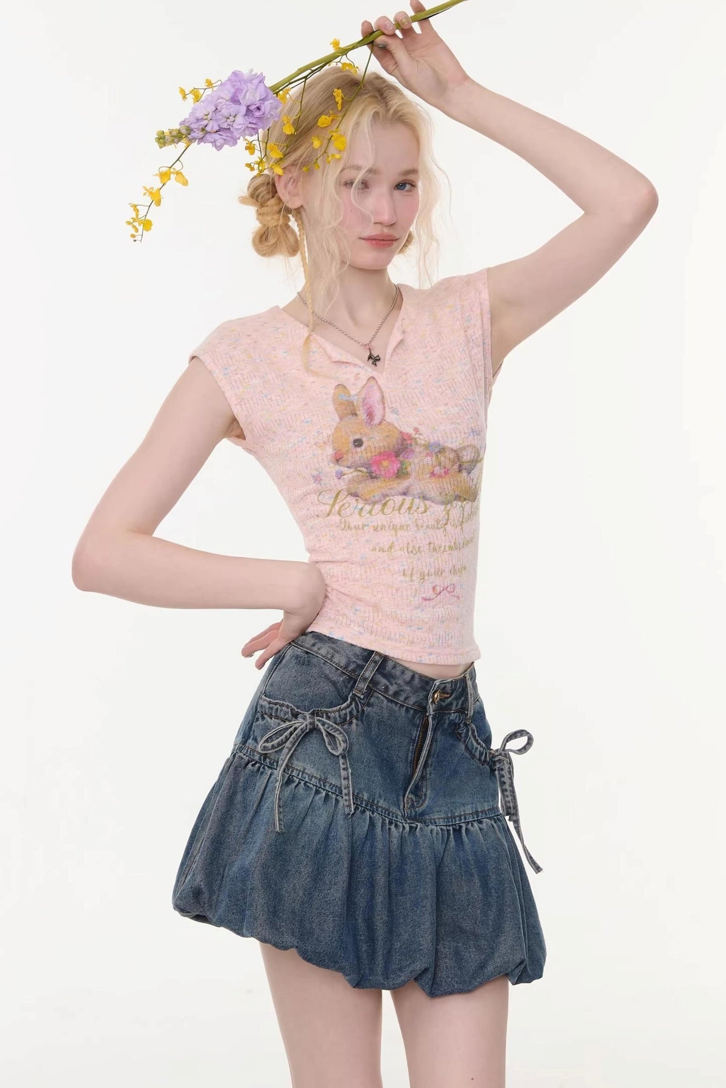 top slim con estampado de conejo rosa