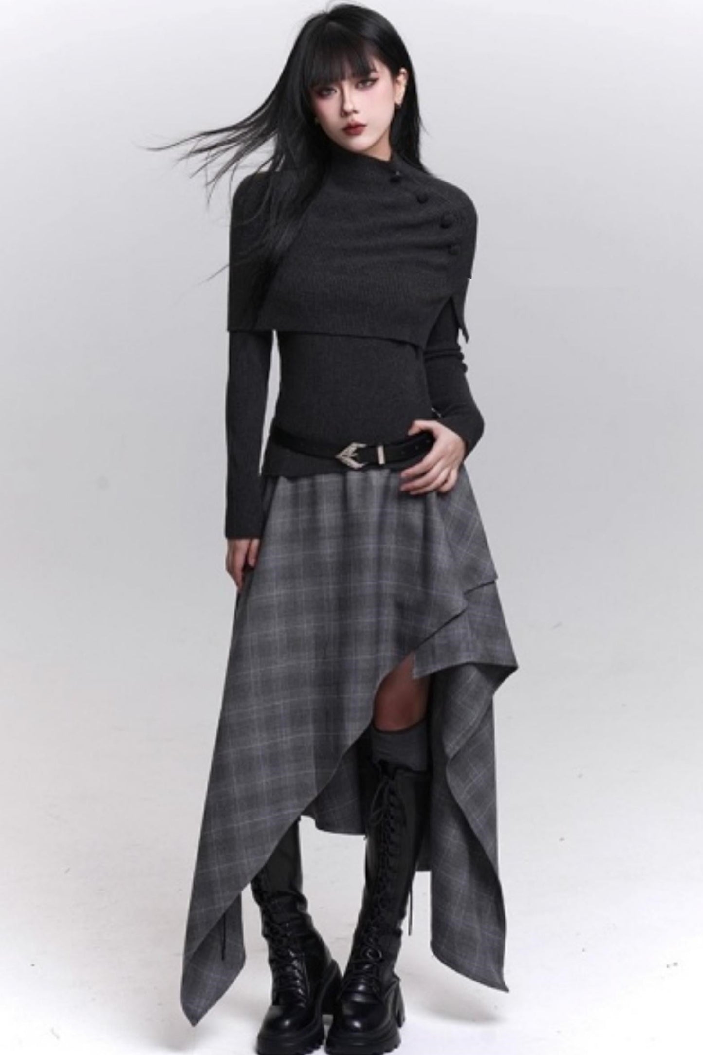 Asymmetrical Check Mode Skirt