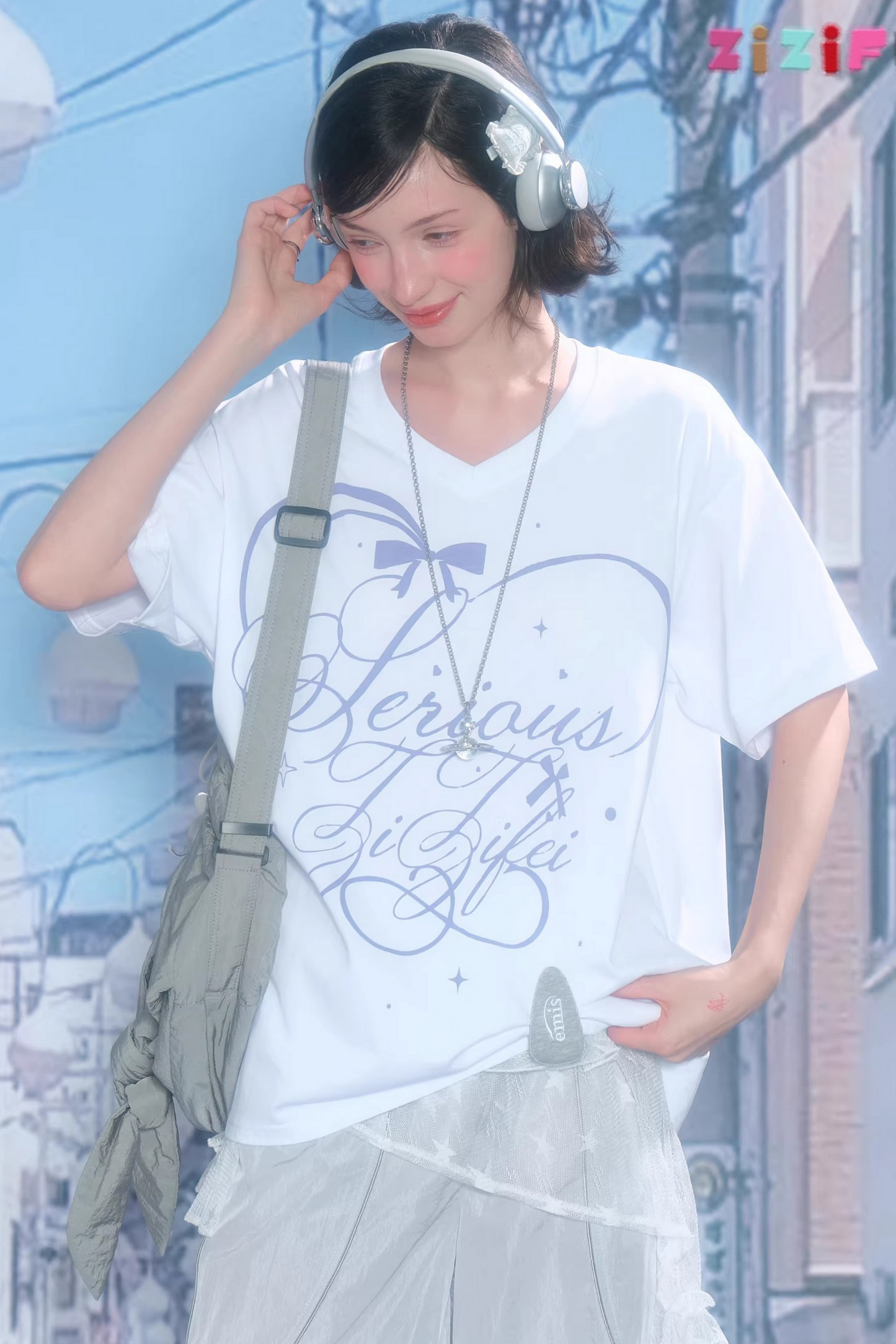 Star Falling V-Neck Top