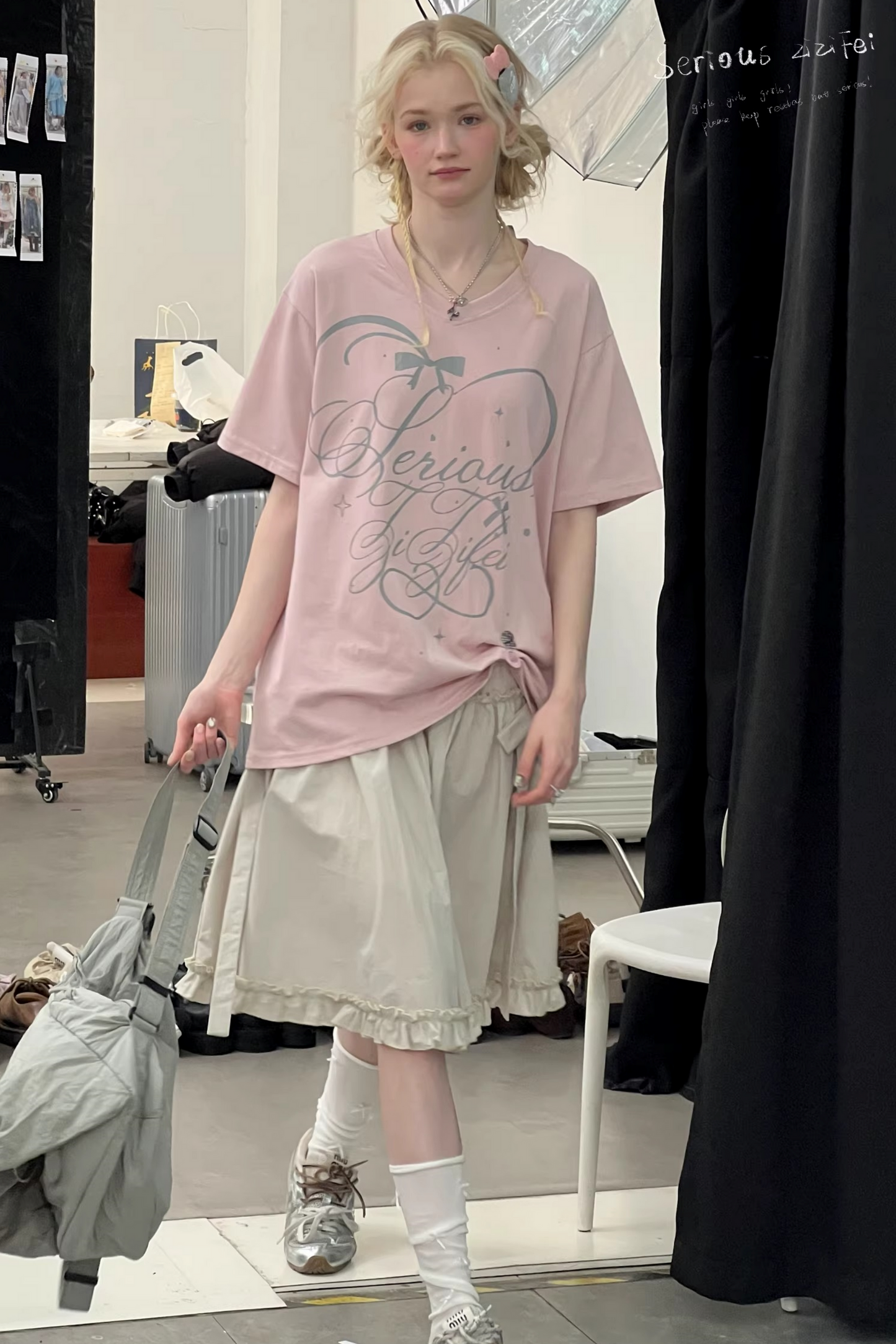 Star Falling V-Neck Top