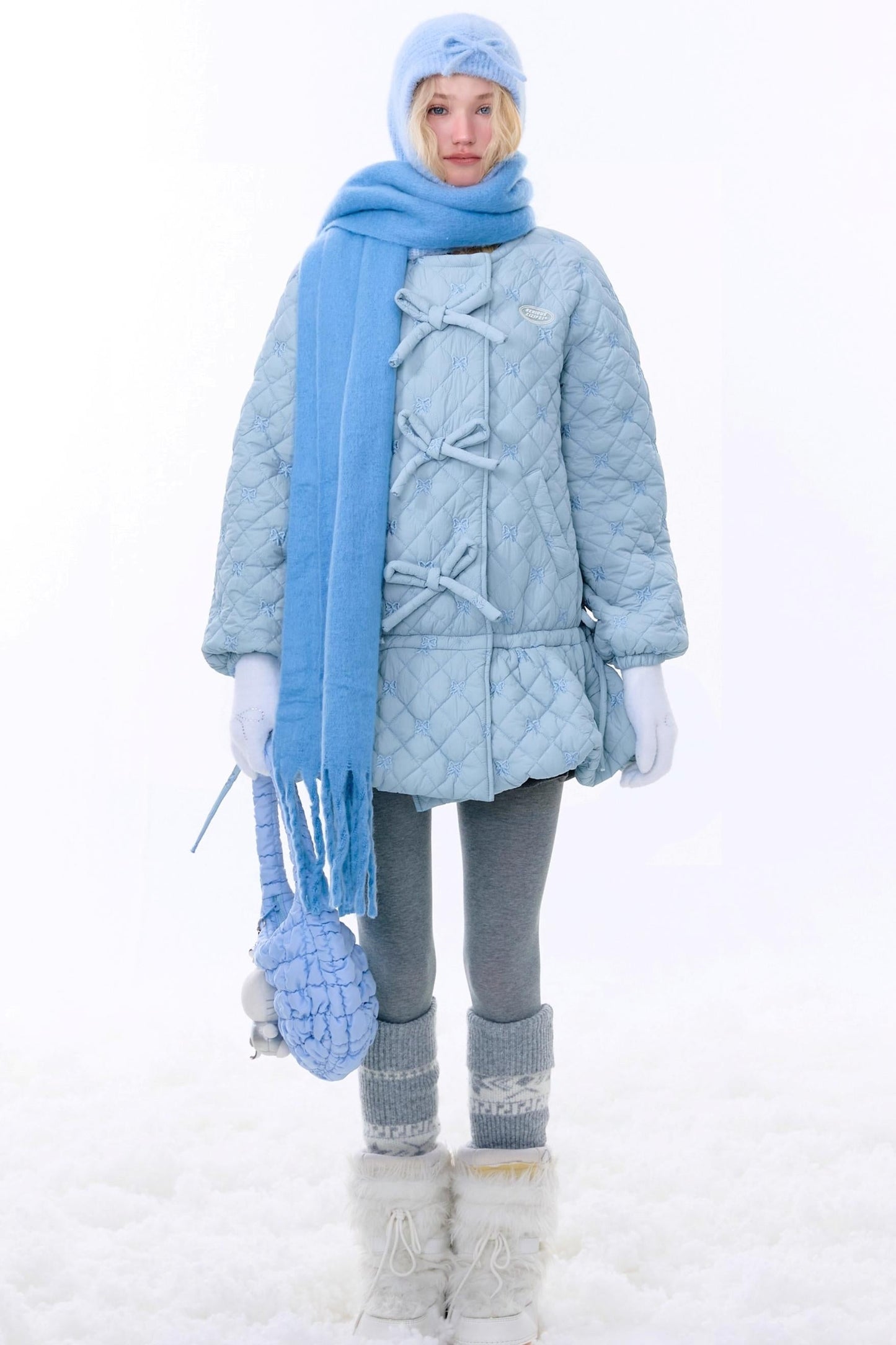 Middle length ribbon suite court