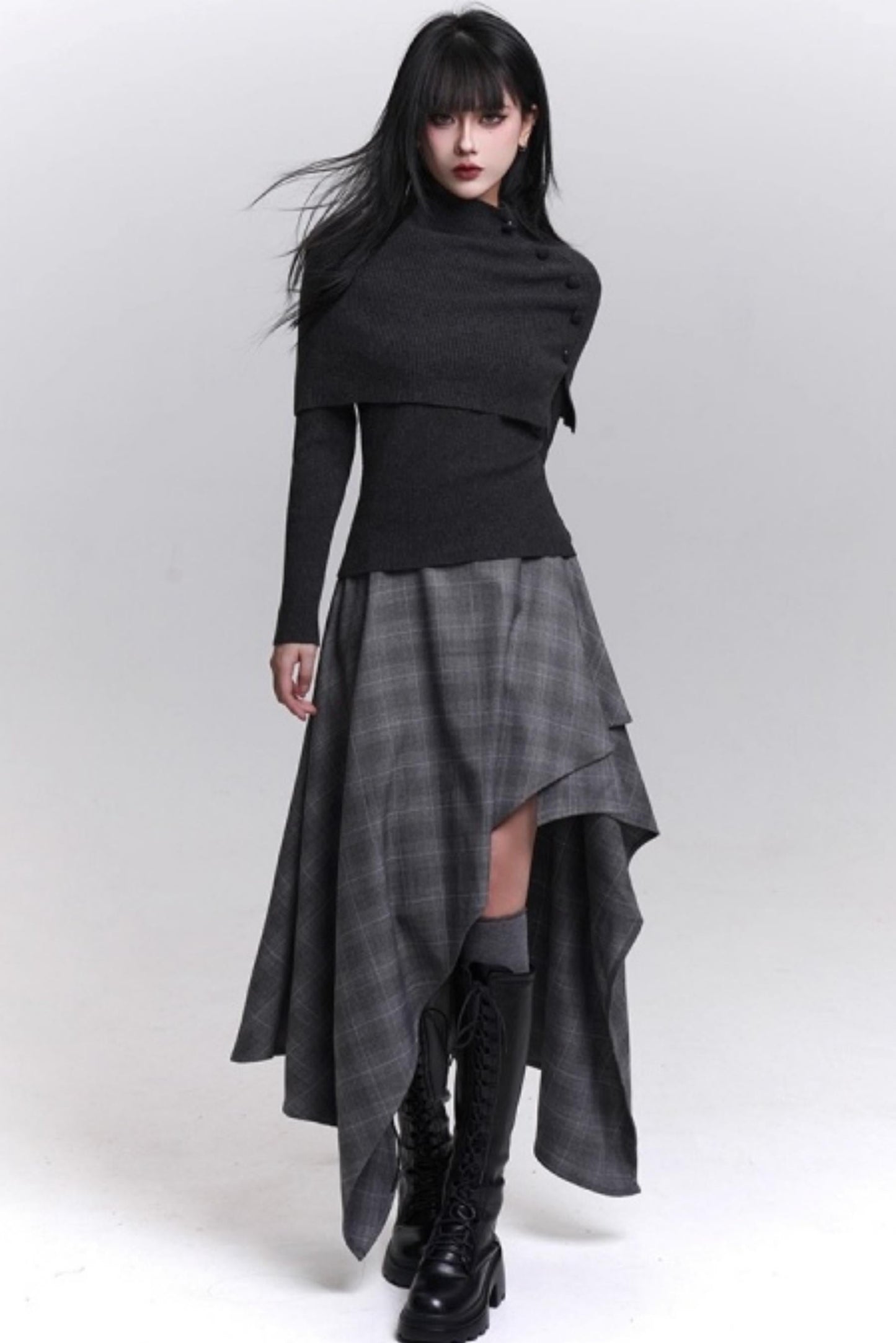 Asymmetrical Check Mode Skirt