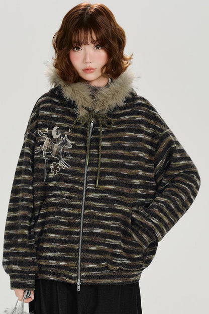 エンブロイダーファーカラーストライプドジャケット