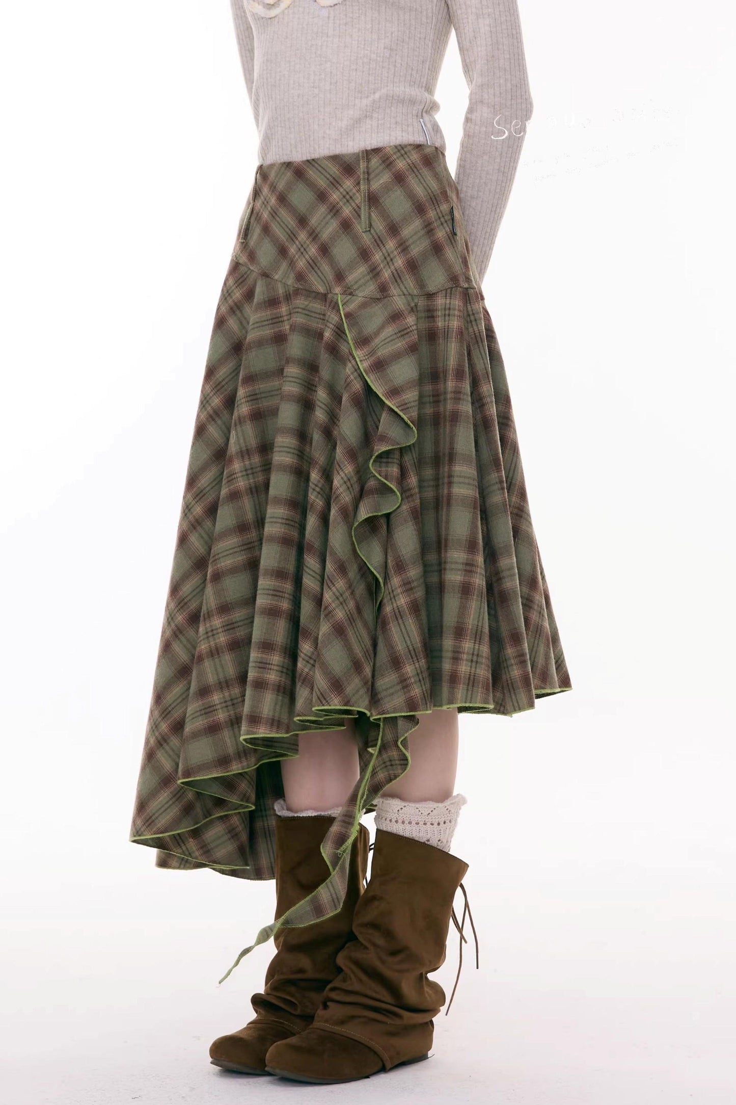 アシンメトリカルチェックスカート