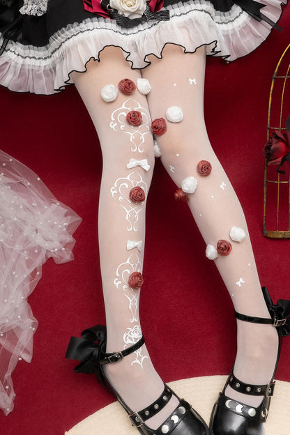 Rosenstrumpfhose der hochmütigen Hexe mit blühenden Rosen