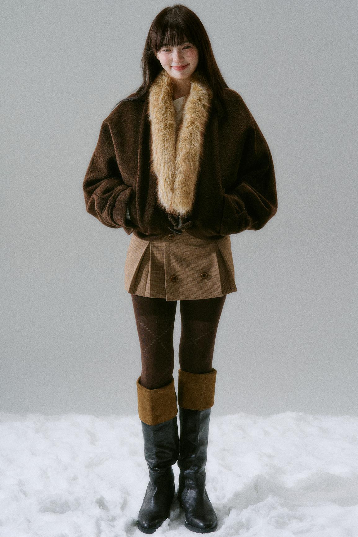 Fur cormorant sleeveless coat