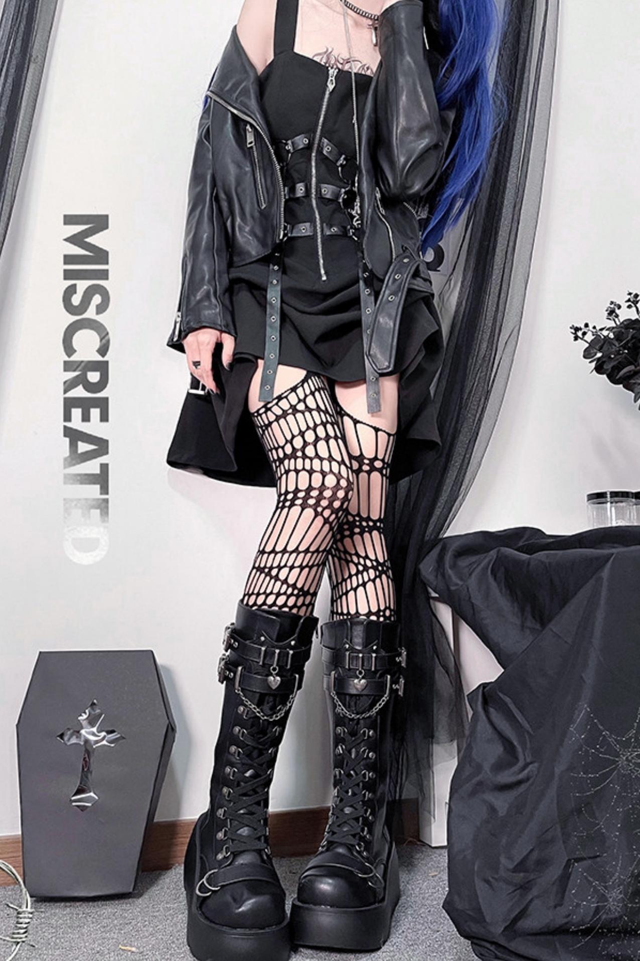 Punk-Langstiefel mit Kette und Plateausohle