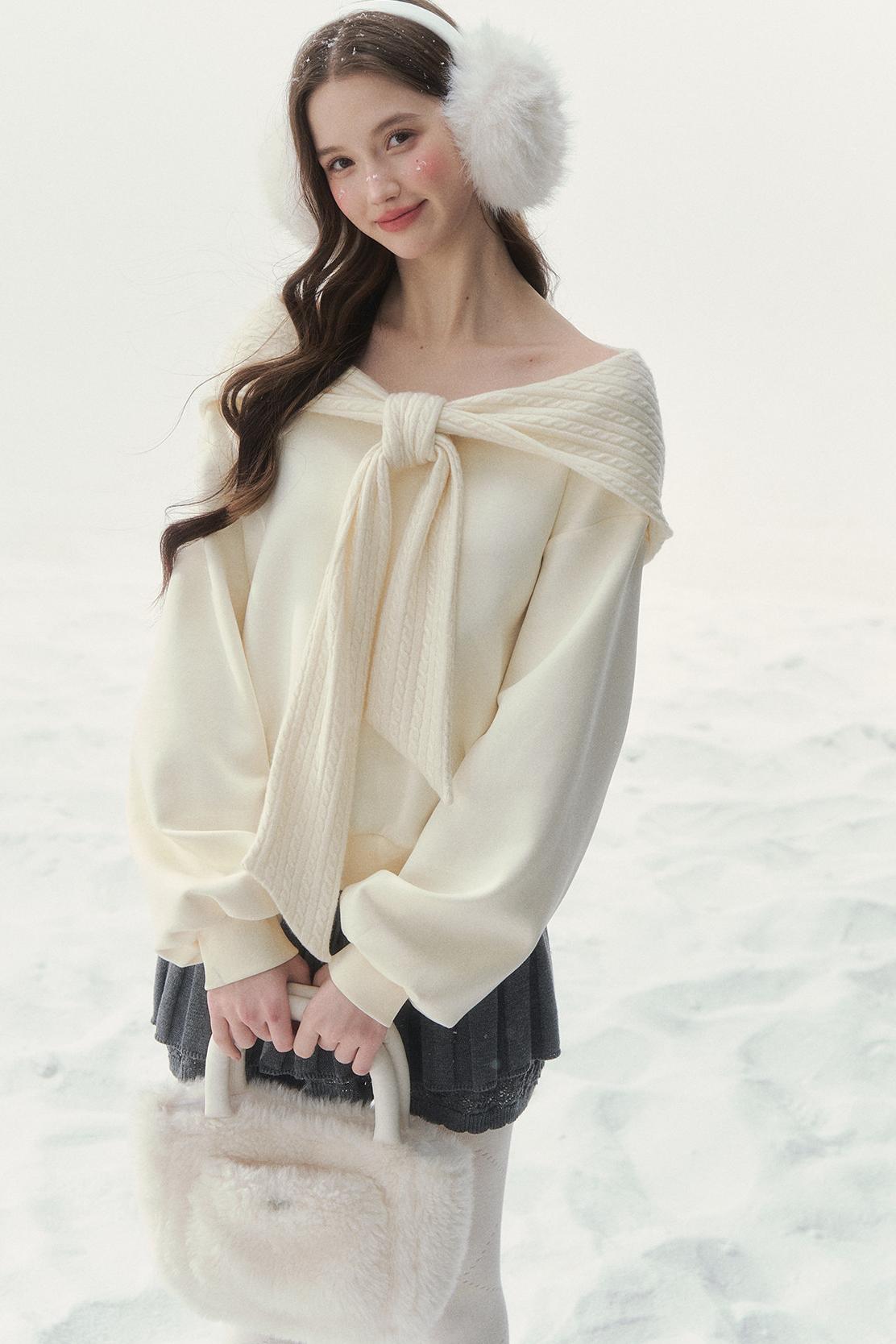 White Sweet Hooded Top