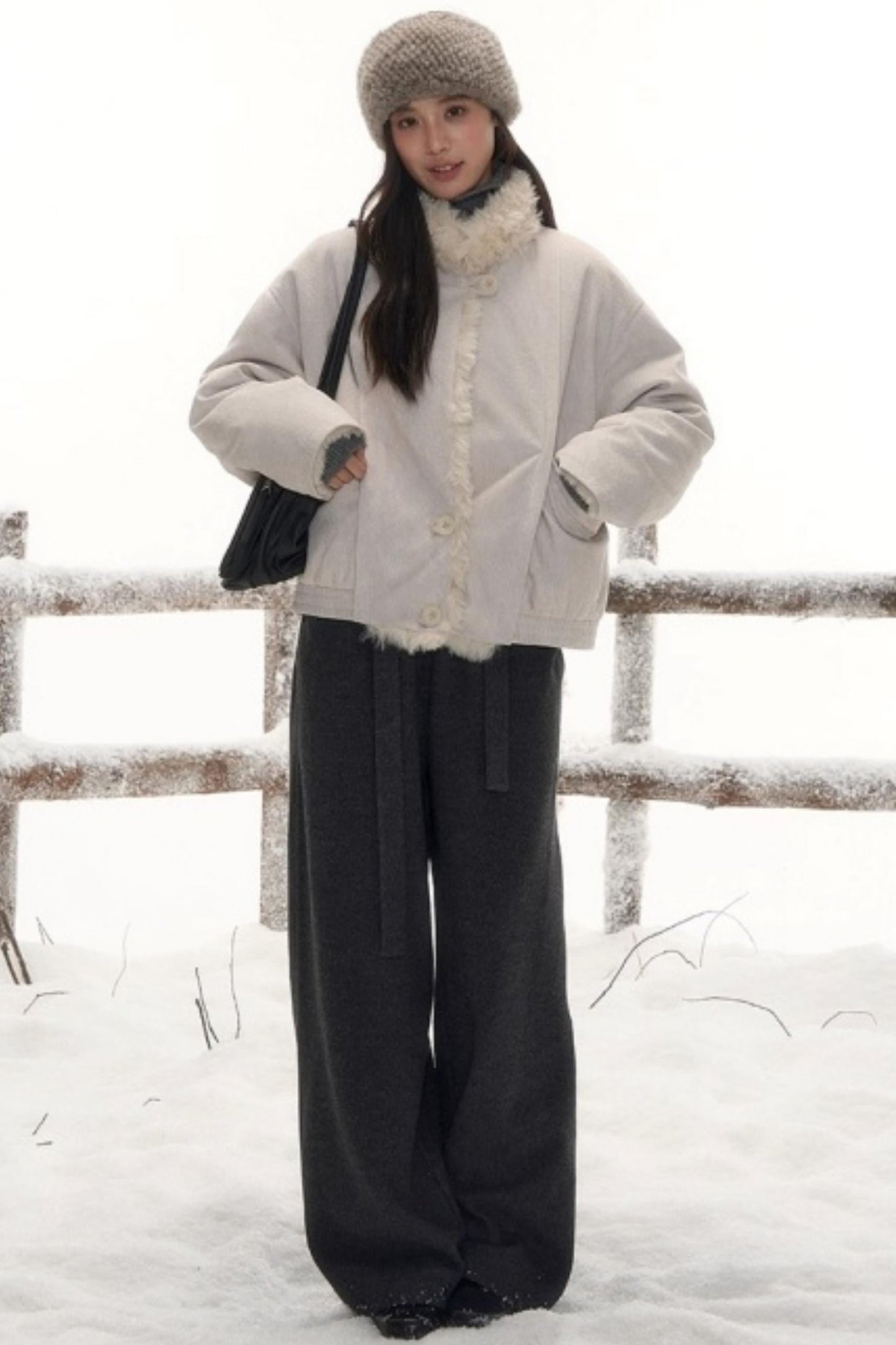 リバーシブルボリュームファーショートコート