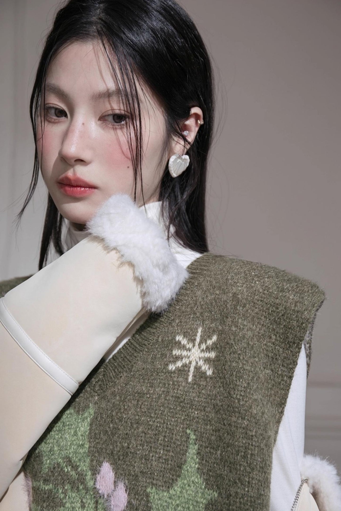 ダークグリーンニットベスト