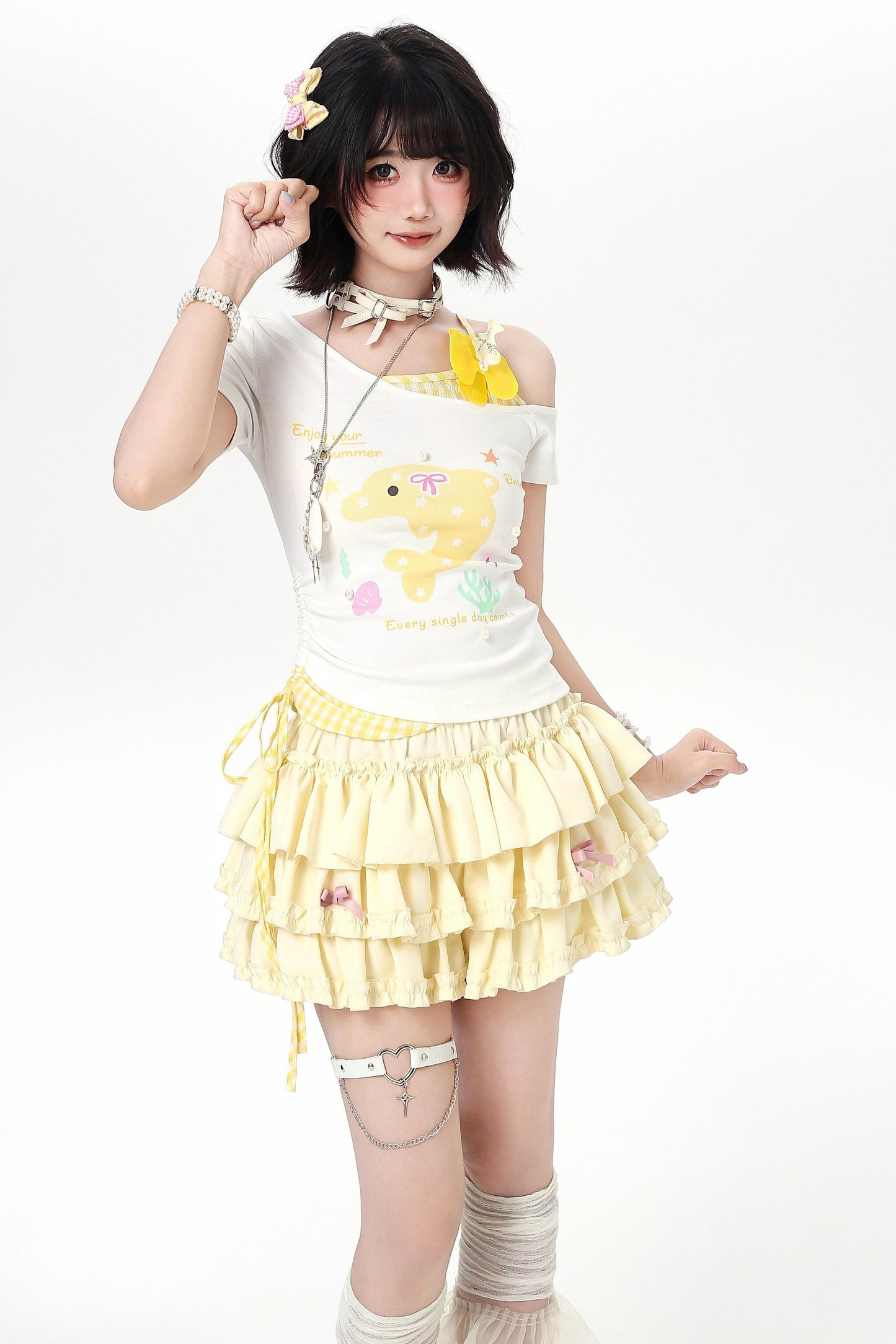 Haut d'été floral à épaules dénudées et effet deux-pièces à motif dauphin