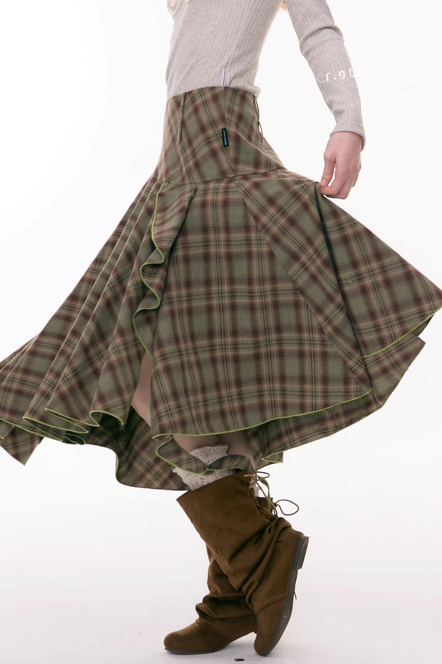 アシンメトリカルチェックスカート