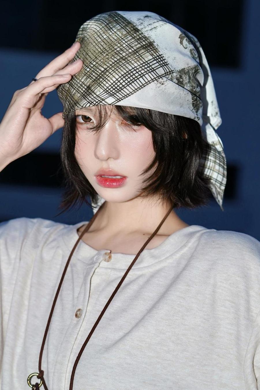 Gravity Square Silky Scarf