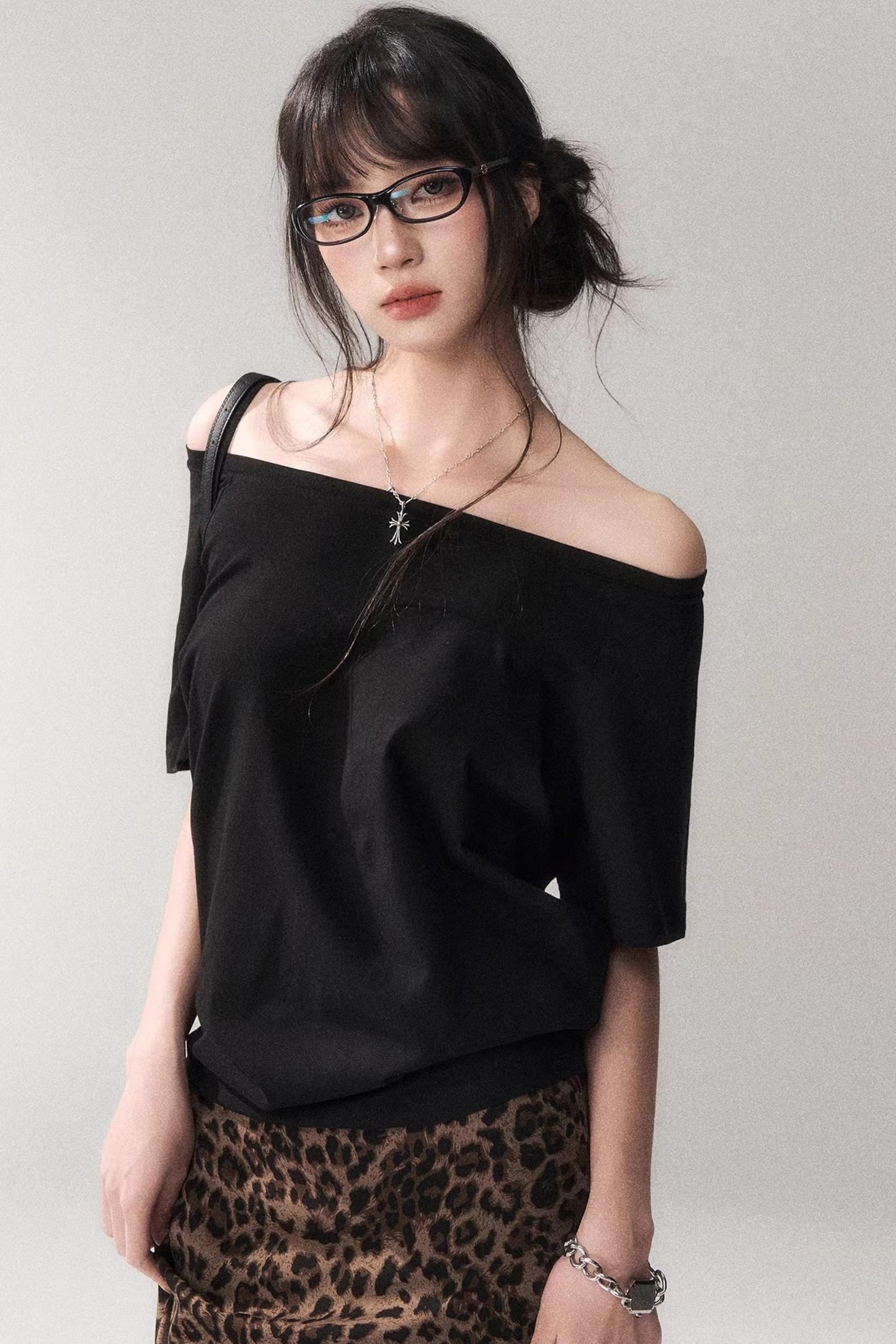Camiseta de verano con hombros descubiertos