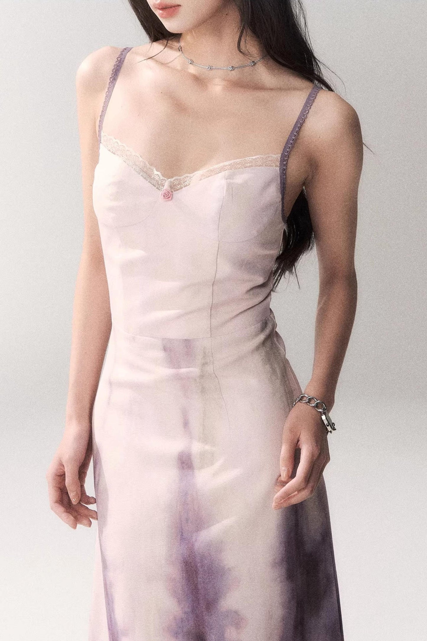 Lila-Abendbrise-Kleid