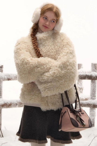 リバーシブルボリュームファーショートコート