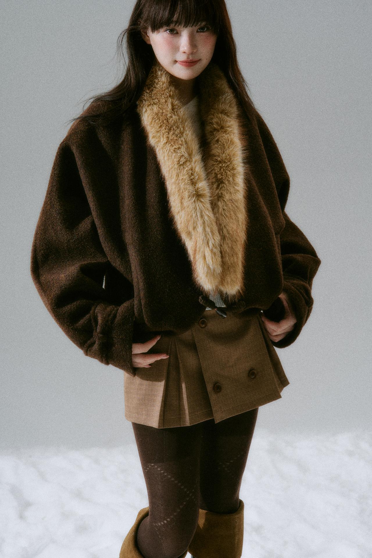 Fur cormorant sleeveless coat