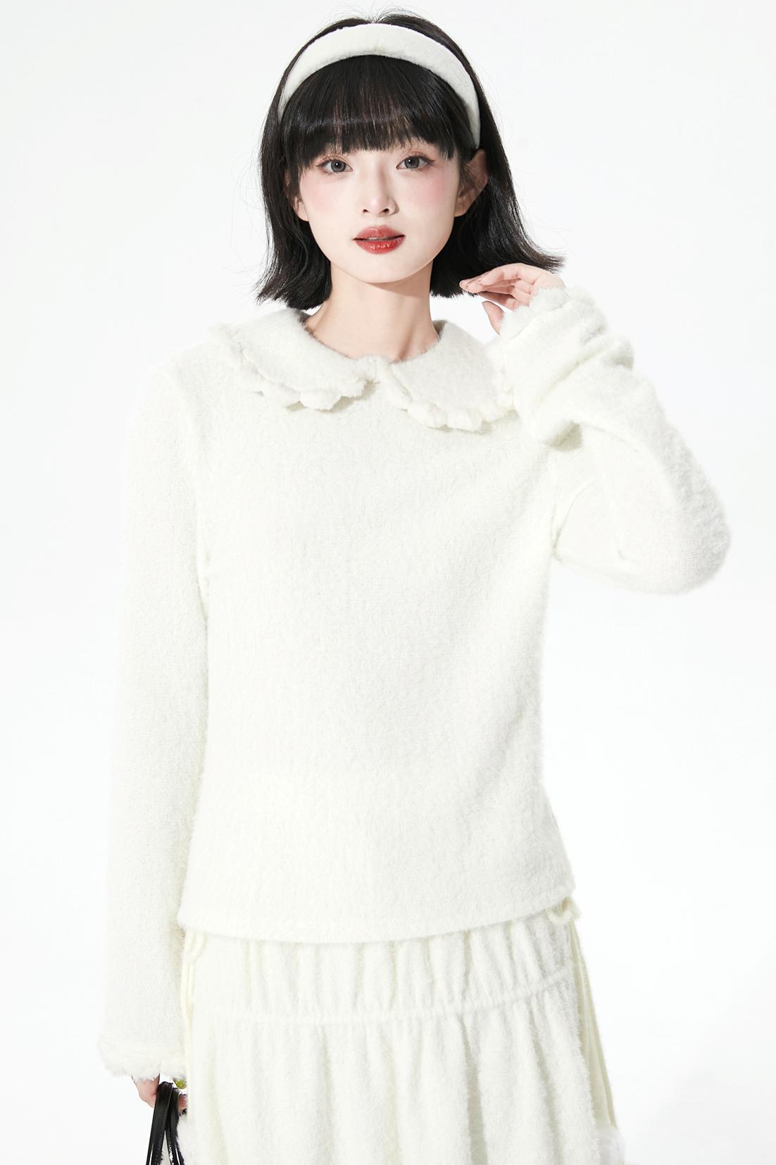 Feather Yarn Doll Collar Sweater