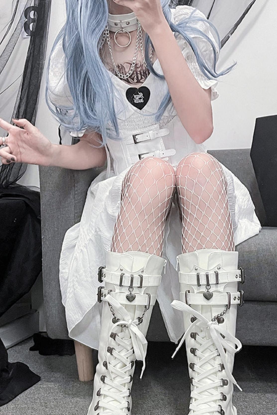 Punk-Langstiefel mit Kette und Plateausohle