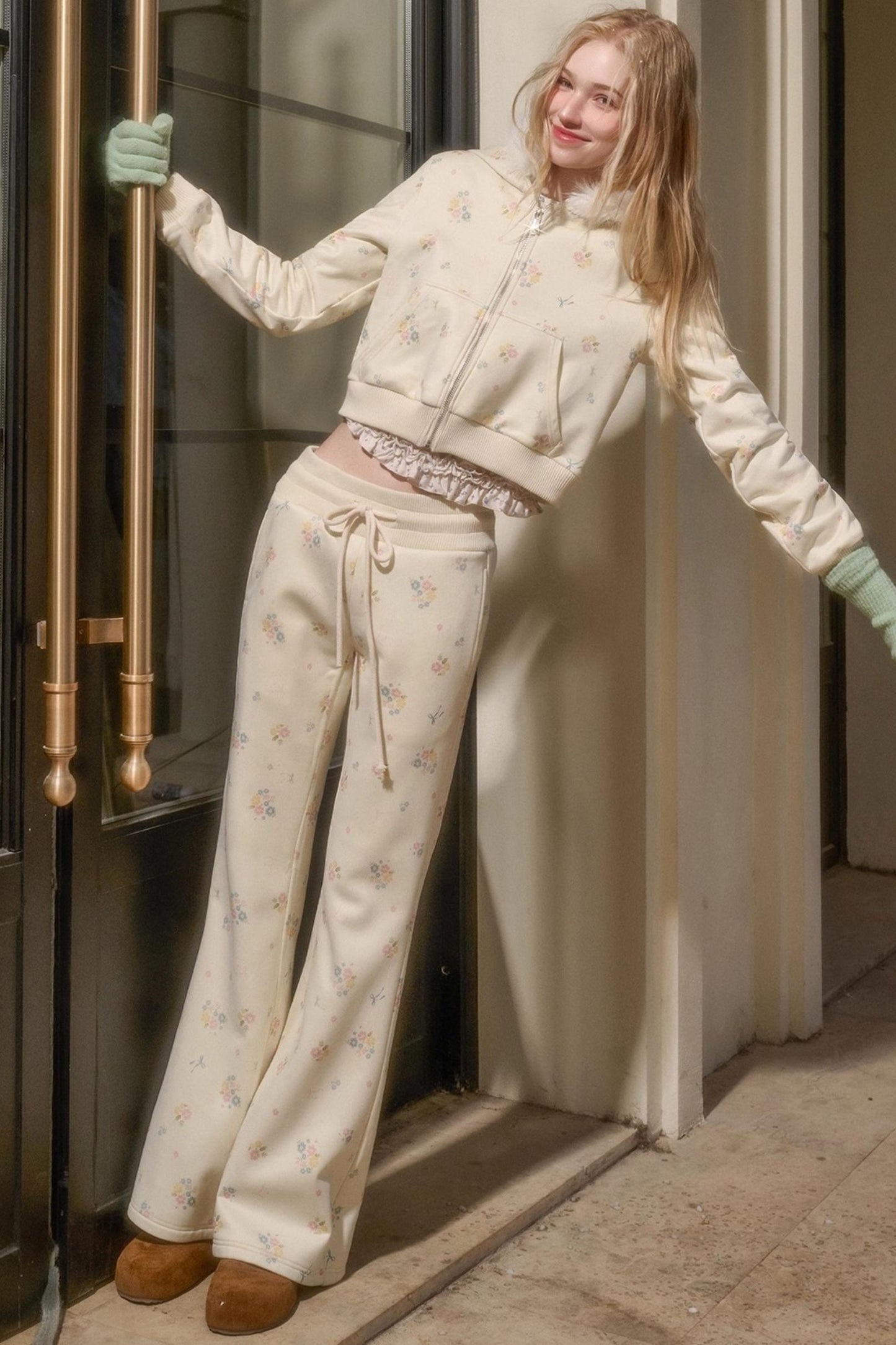 フローラルフラワーファーフードジャケット+ルーズコート+ロングパンツ