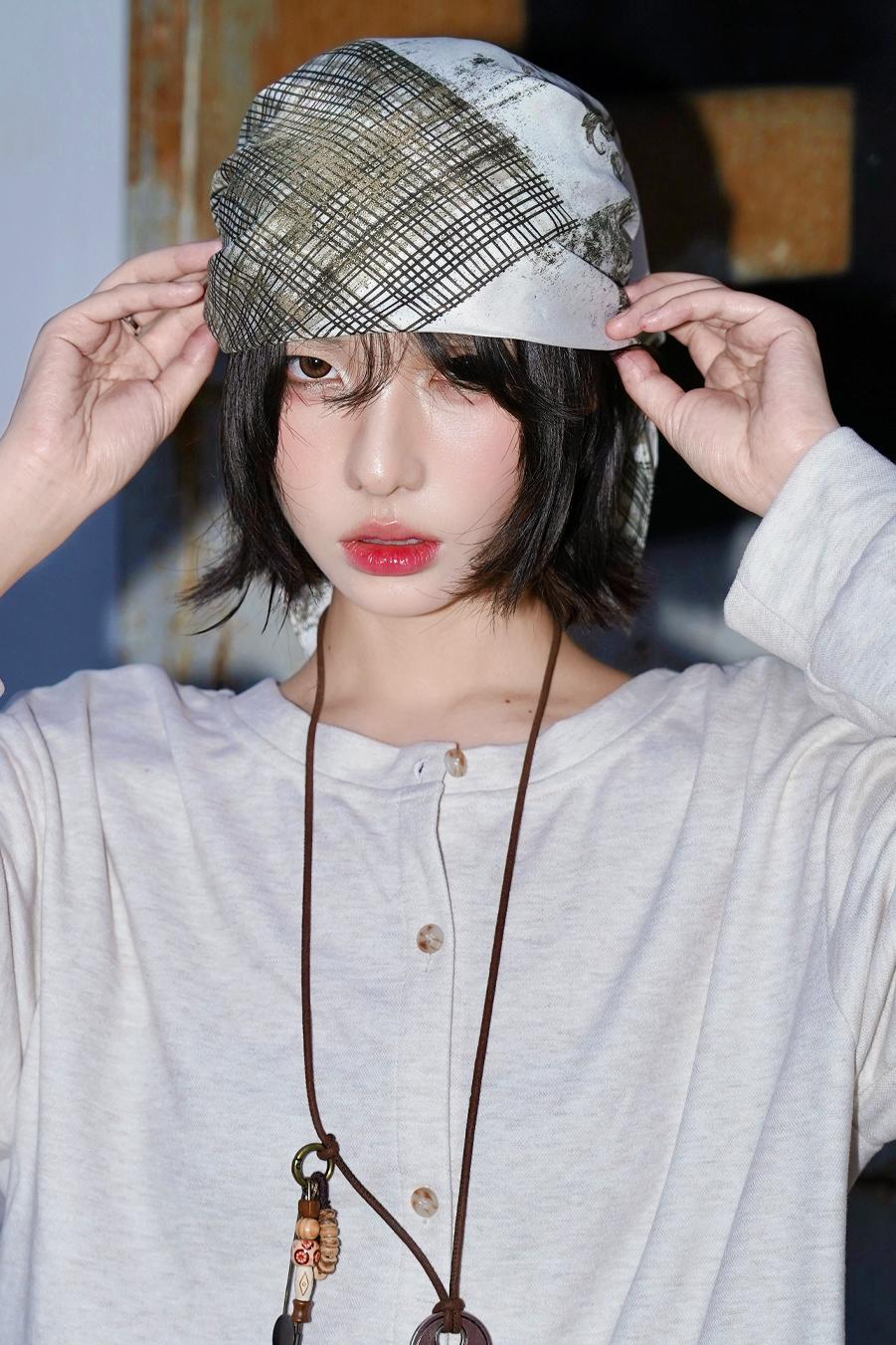 Gravity Square Silky Scarf