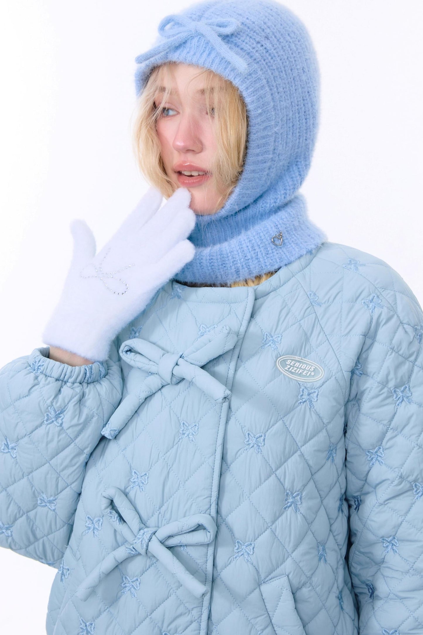 Middle length ribbon suite court