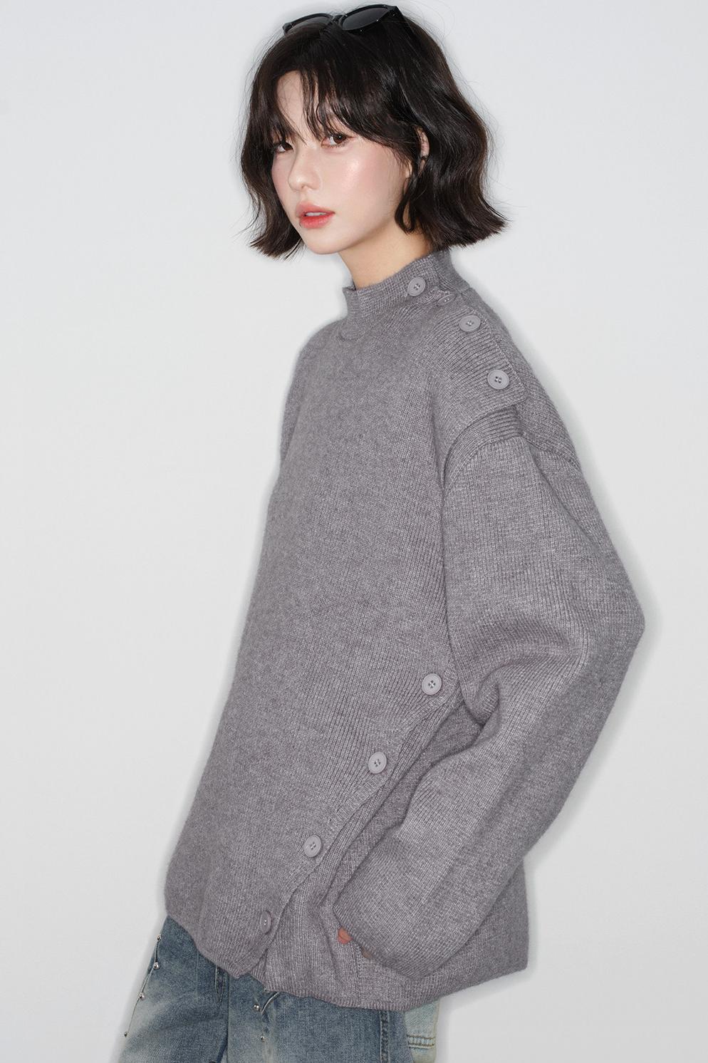 solid-collar knitted sweater