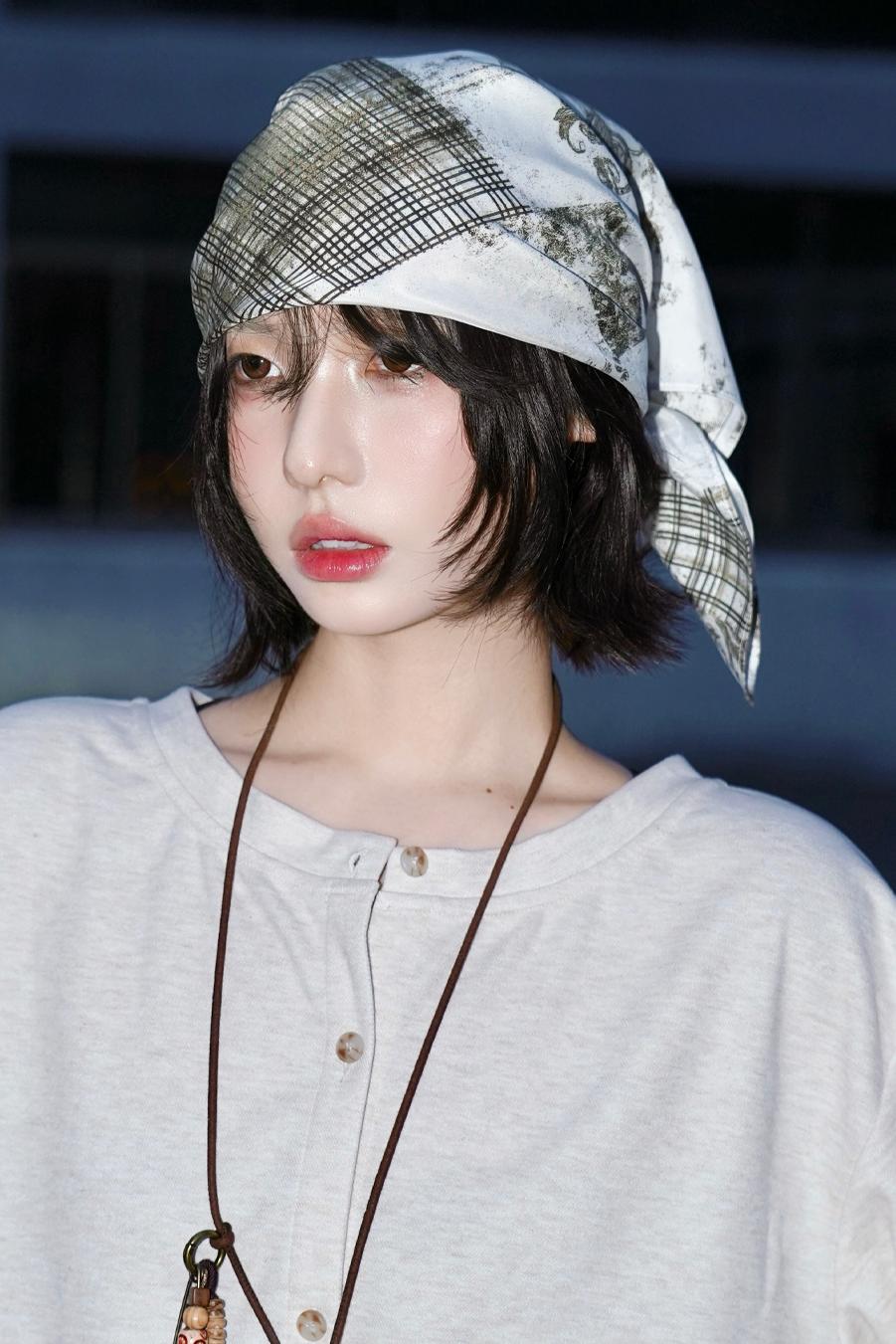 Gravity Square Silky Scarf