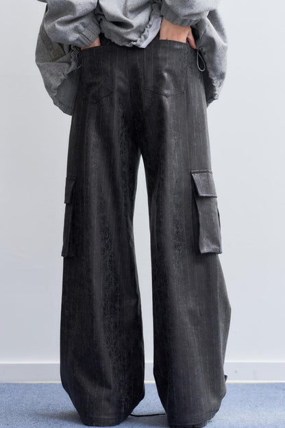 テクスチャードストライプレザーパンツ