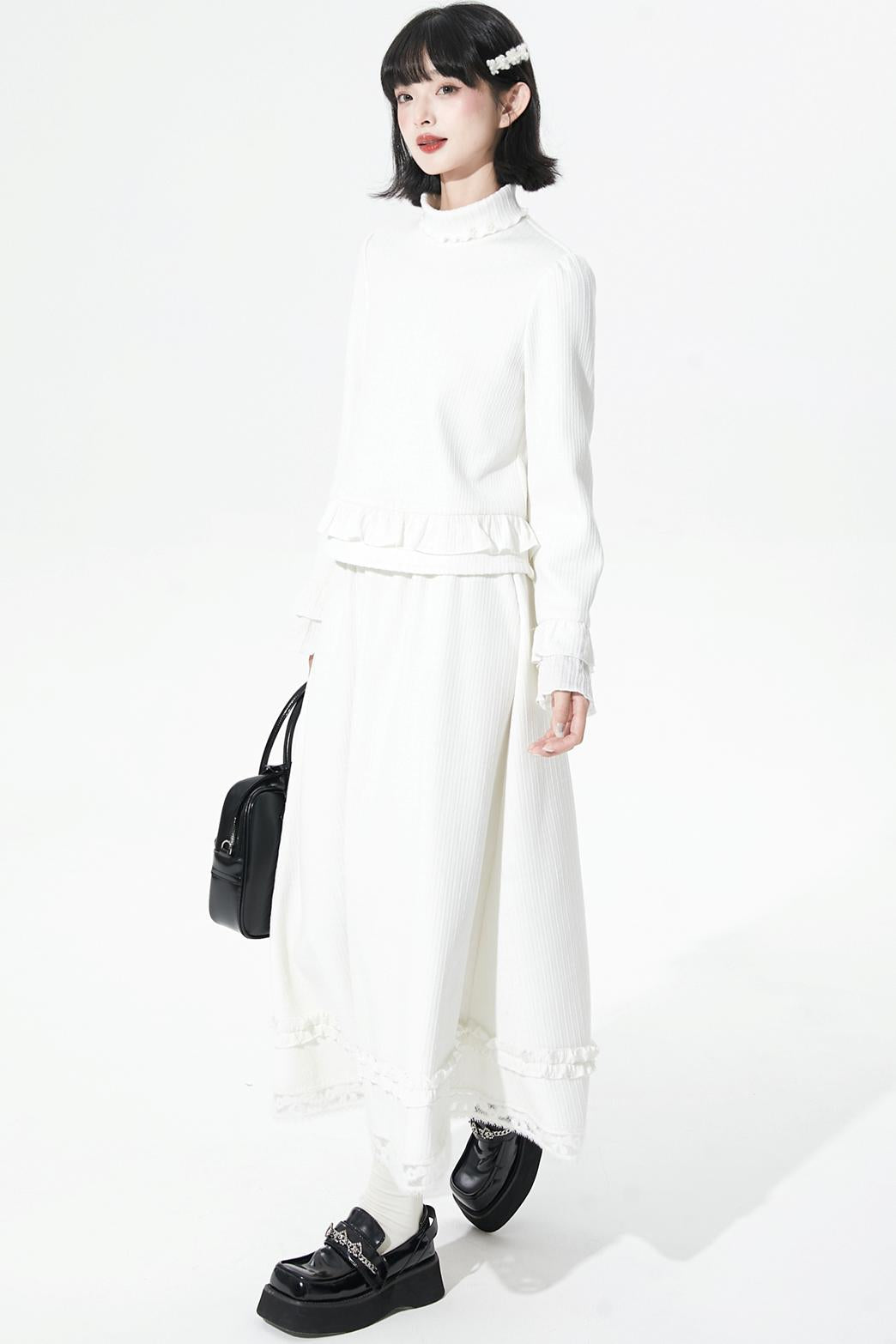 ホワイトストライプジャカードセーター