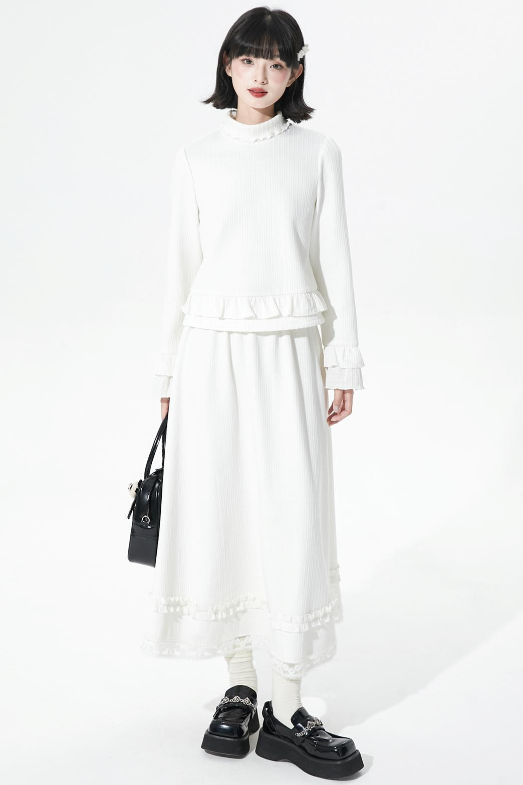 ホワイトストライプジャカードセーター