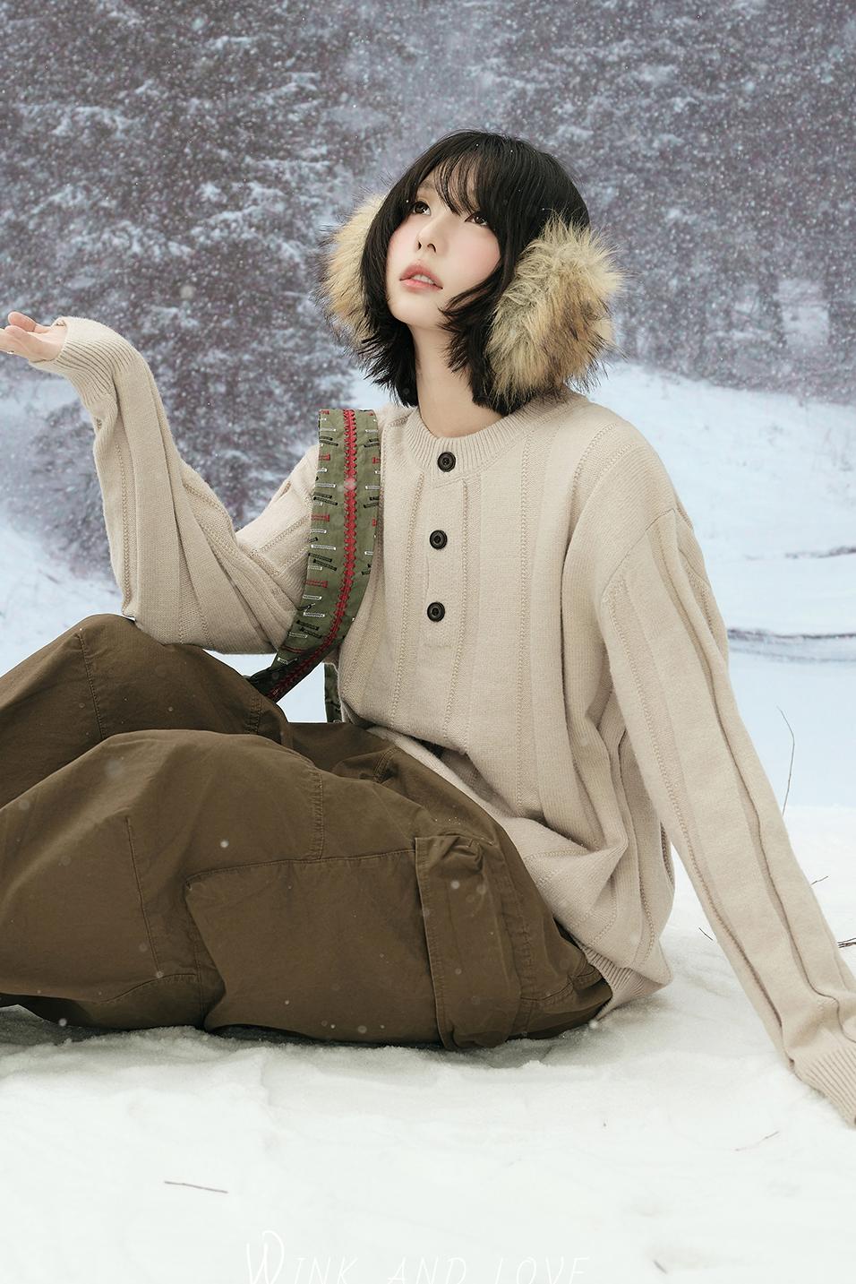 striped round neck sweater