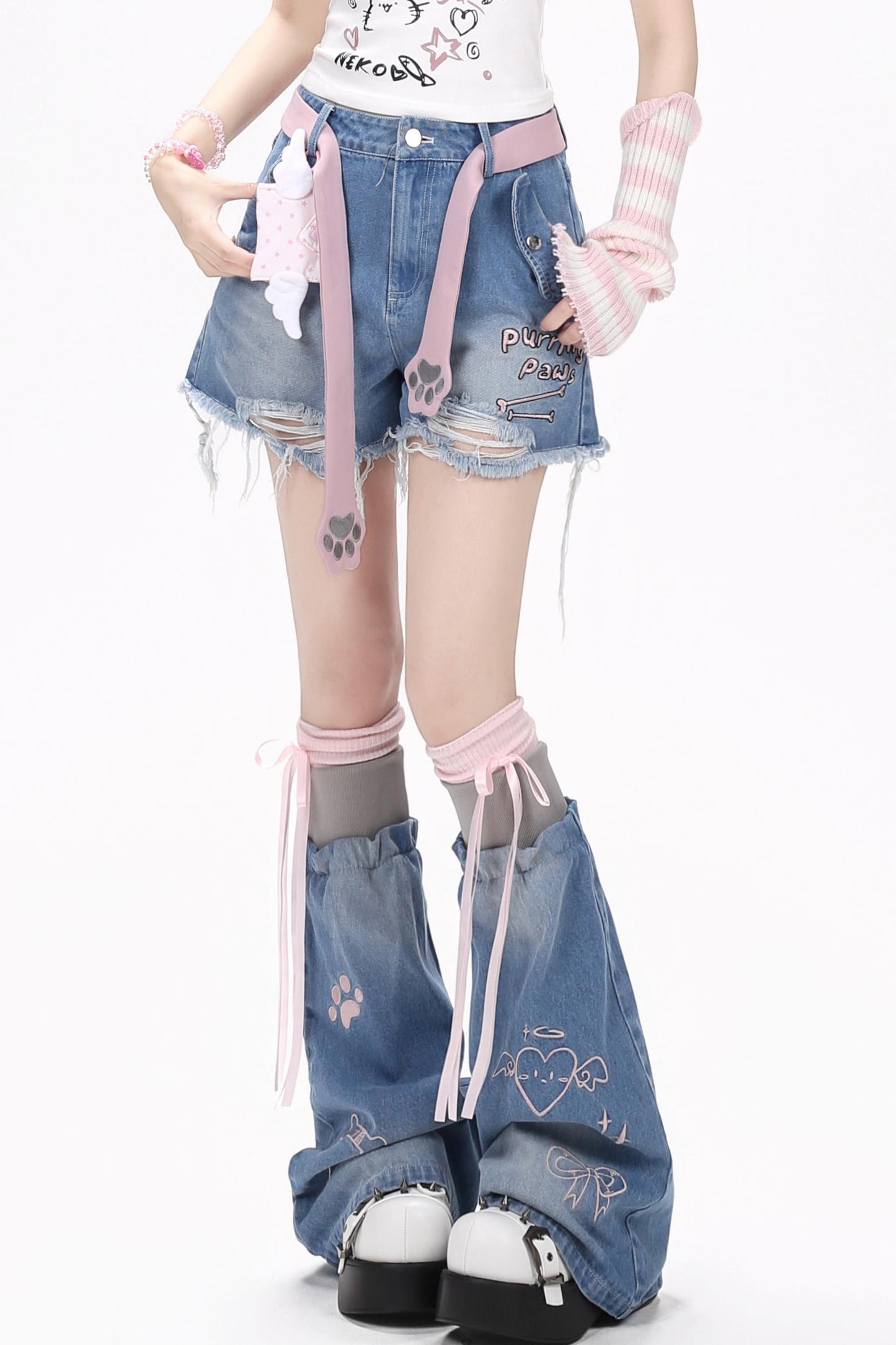 Süße, lässige Jeans-Shorts + Beinstulpen + Gürtel
