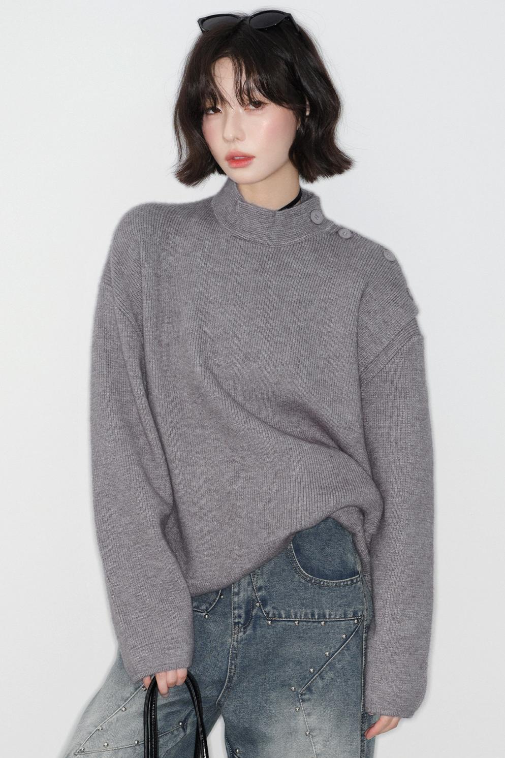 solid-collar knitted sweater
