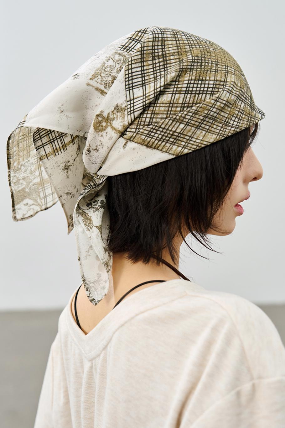 Gravity Square Silky Scarf