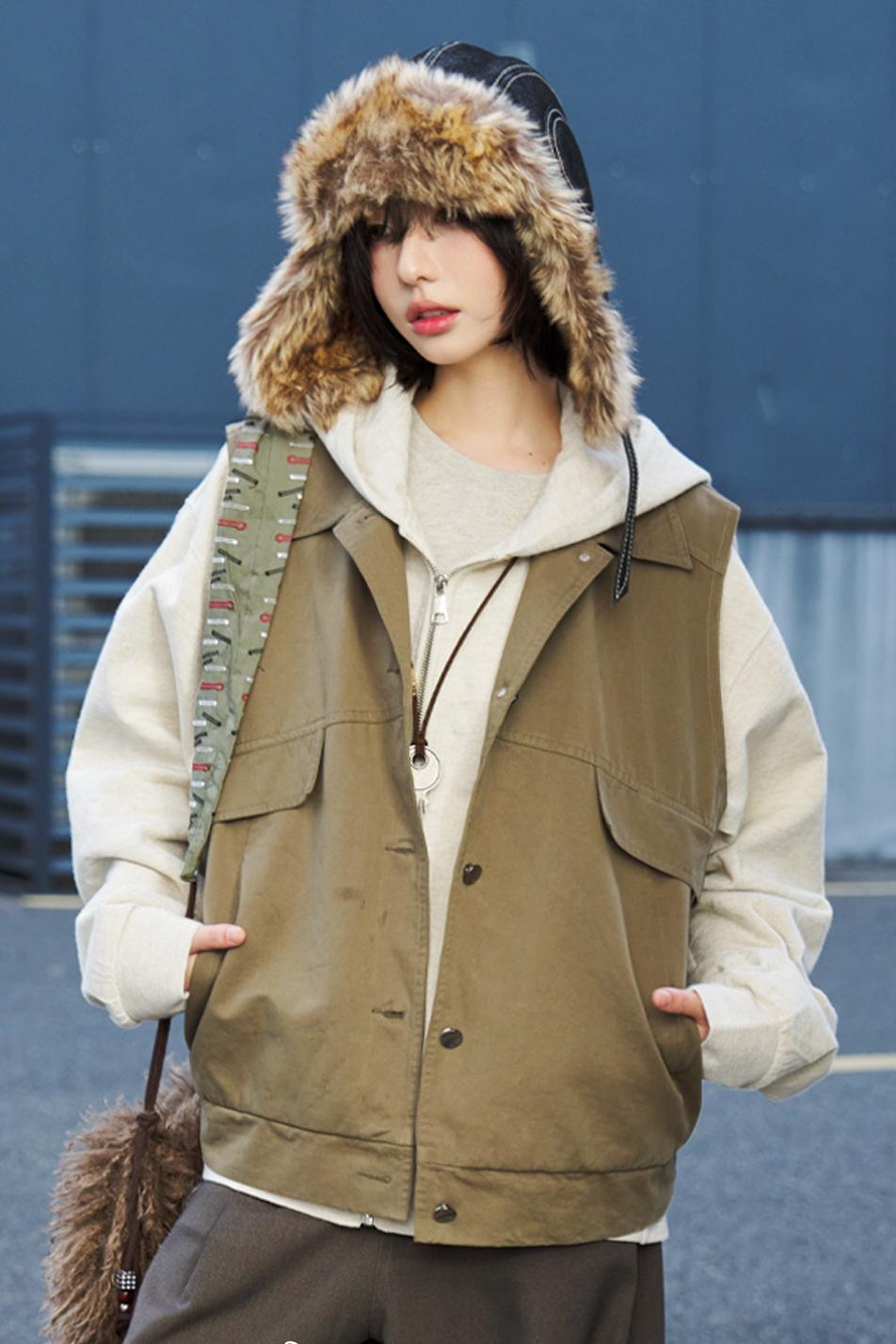 Stand collar padded vest