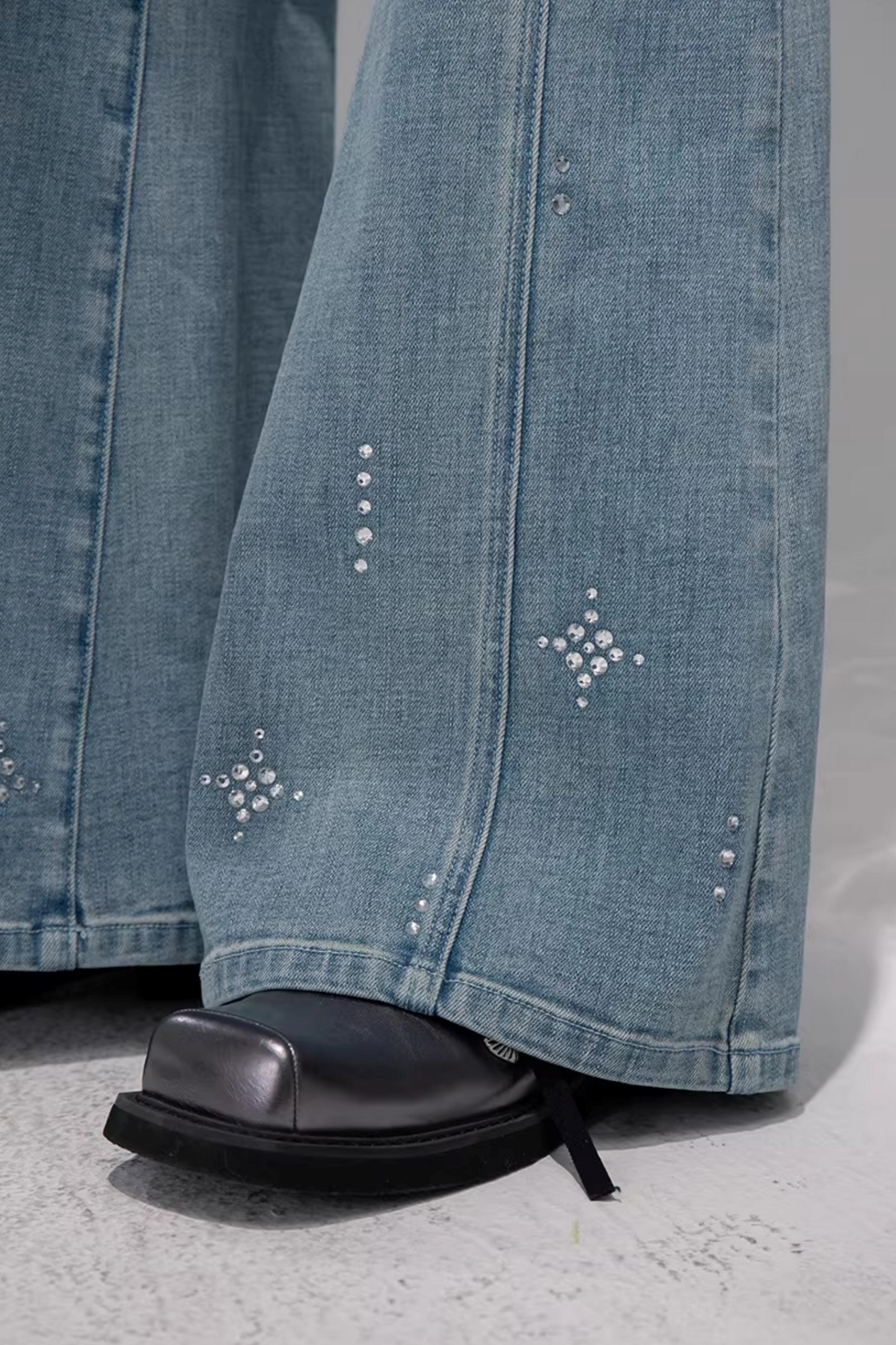 スターレイトブルーラインストーンフレアデニムパンツ