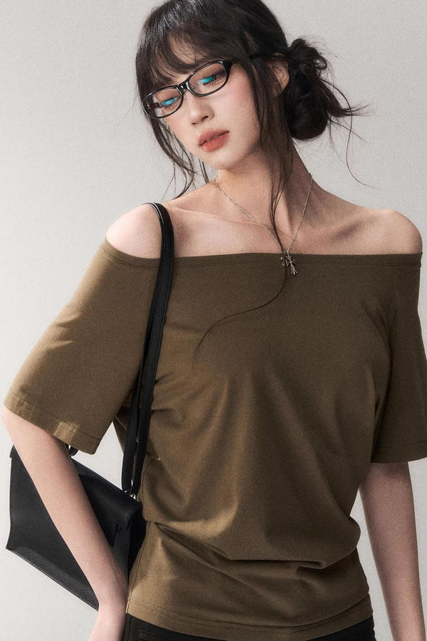 Camiseta de verano con hombros descubiertos