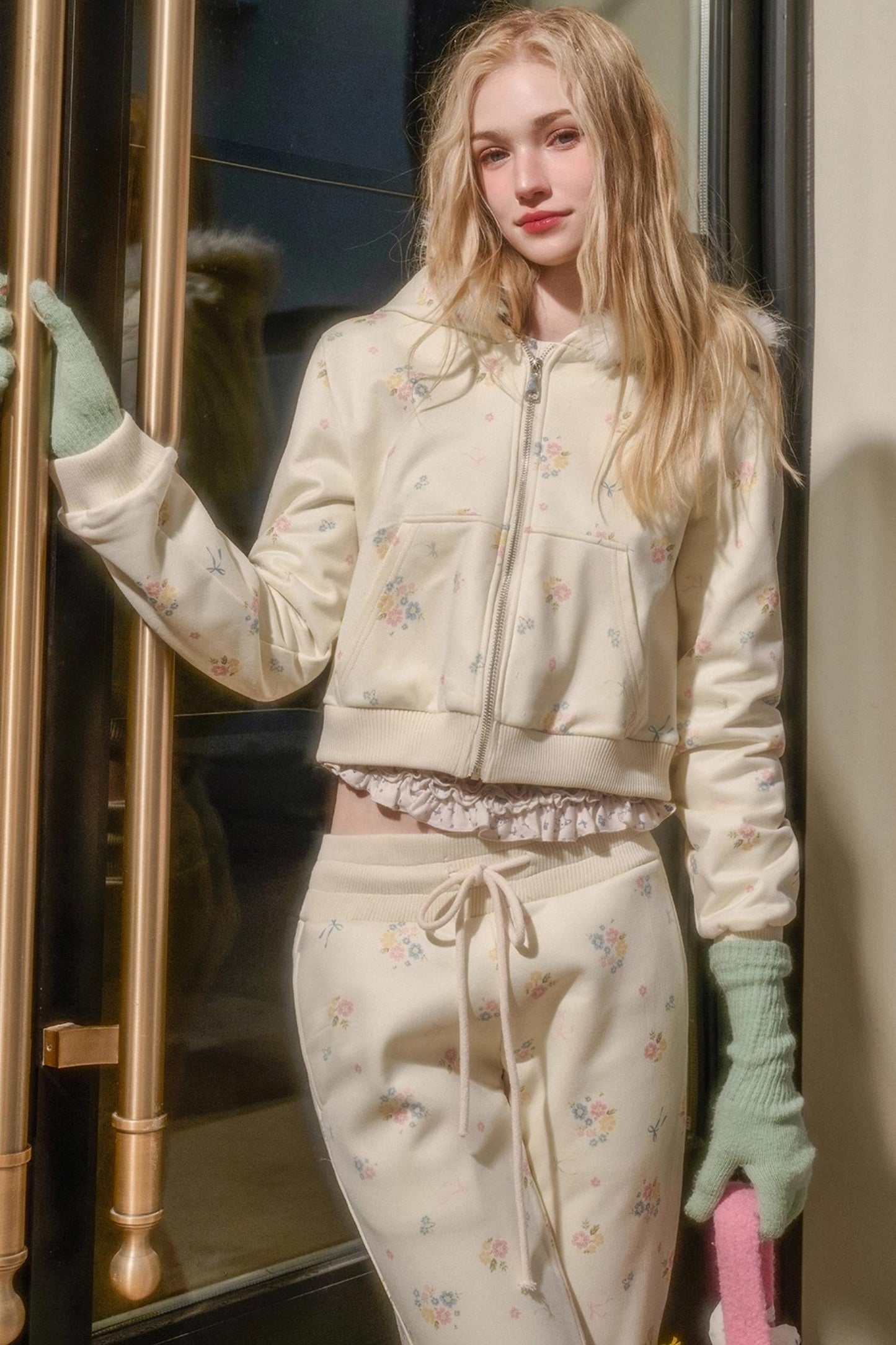 フローラルフラワーファーフードジャケット+ルーズコート+ロングパンツ