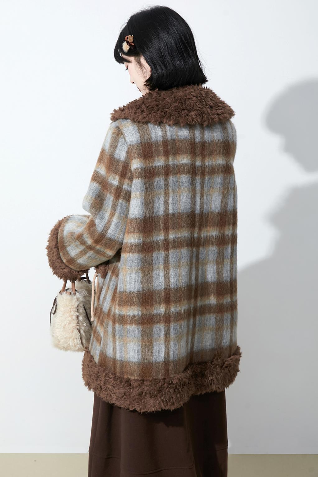 ブラウンチェックファーカラ―コート