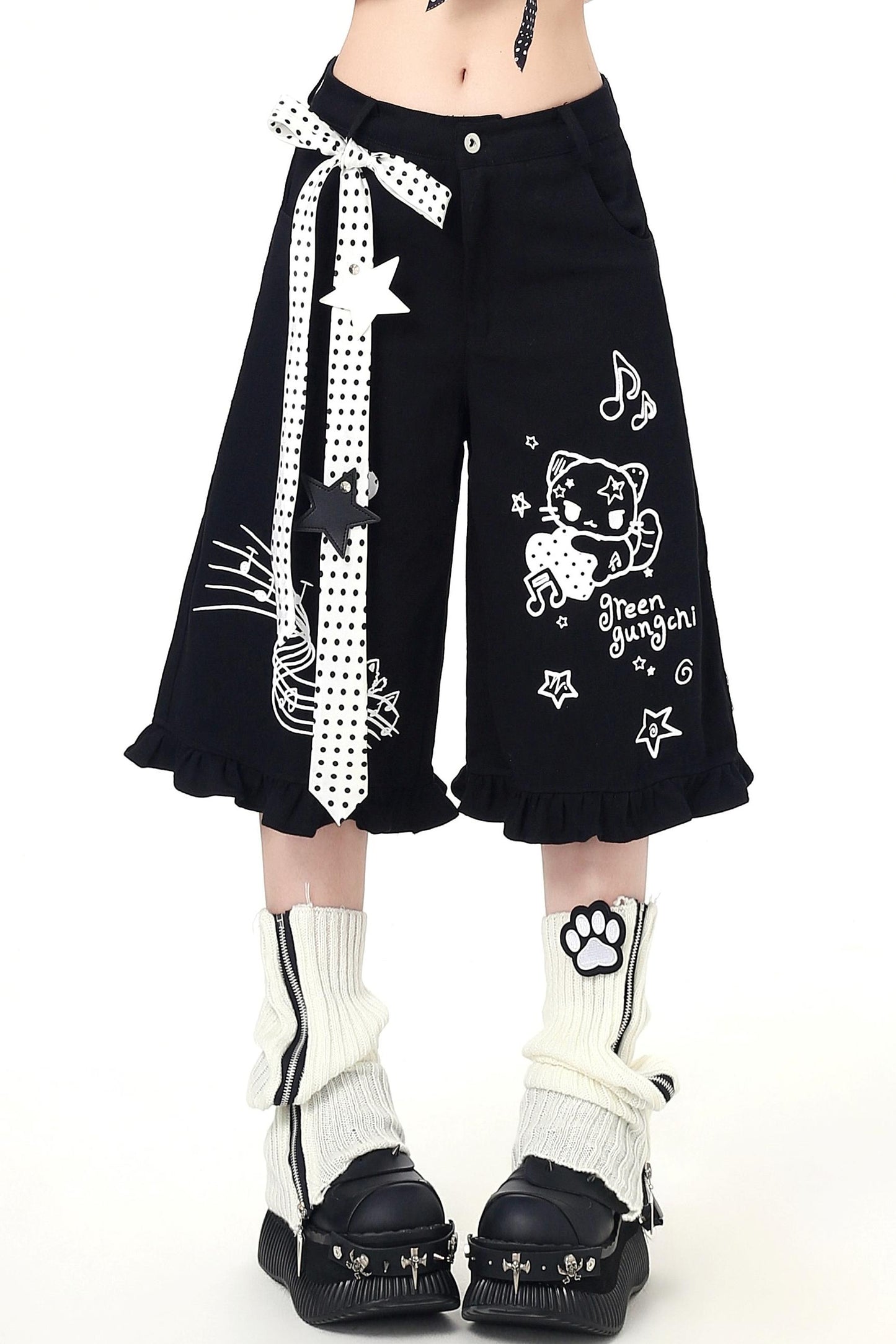 Short à volants avec ruban à pois et motif de dessin animé