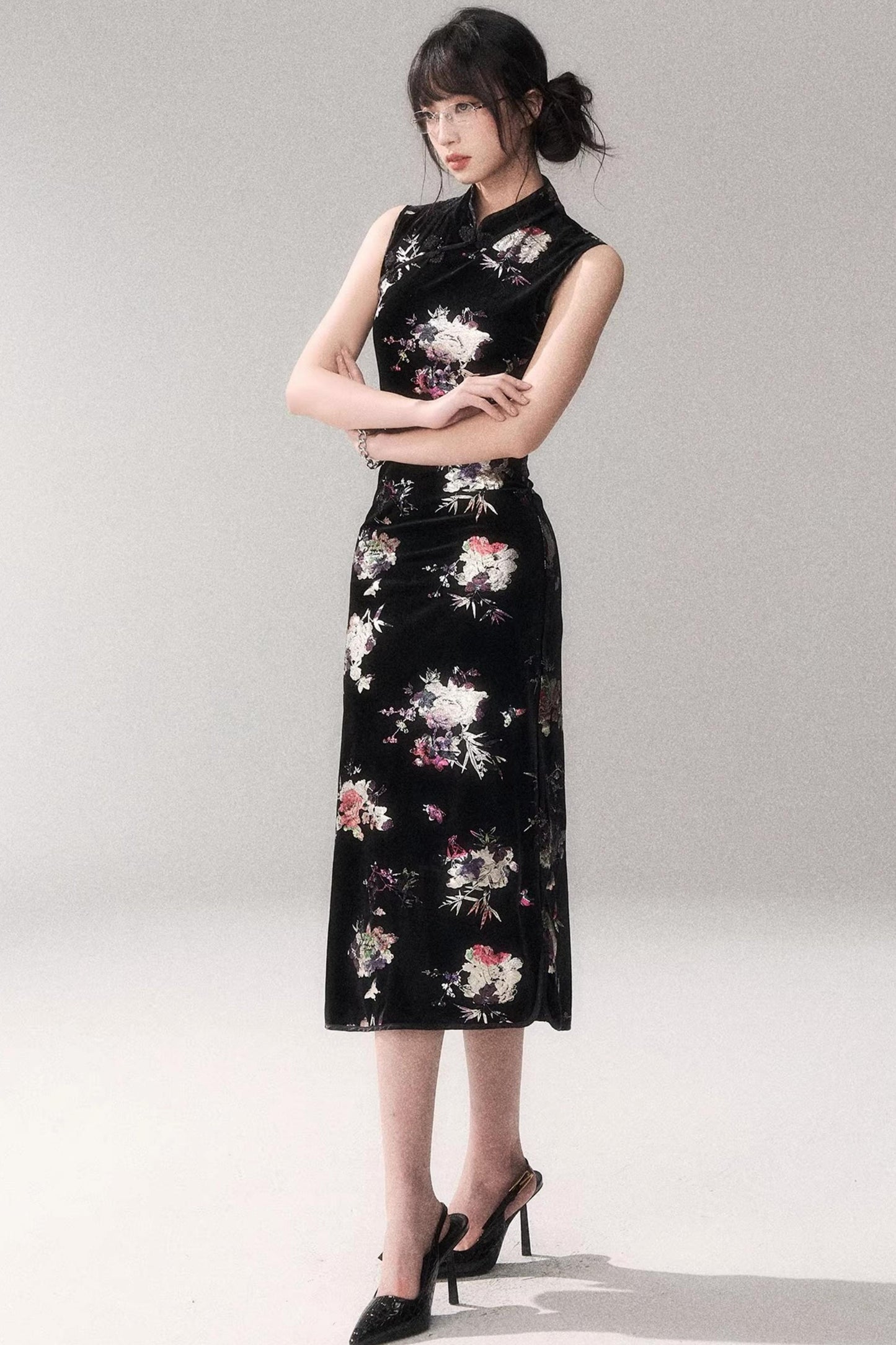 Gold Embellished Velvet Cheongsam Dress