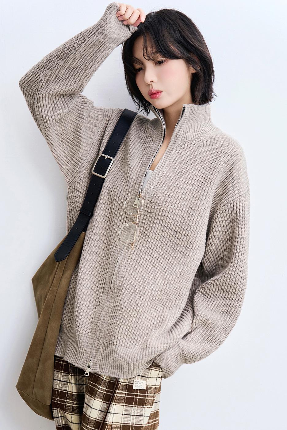 Geometric Pattern Knit Sweatshirt